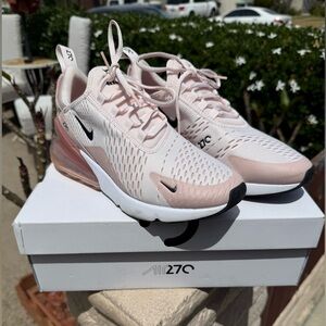 Nike Air Max 270